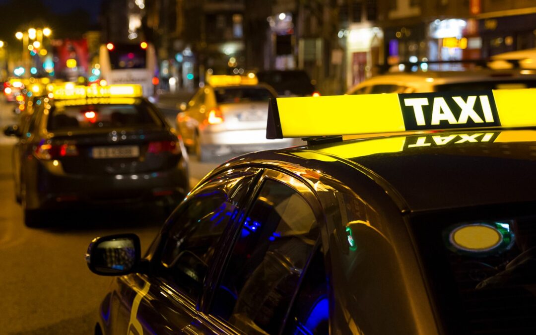 Porządkowanie zamówień dla korporacji taksówkowych: Jak działa system forward orders?